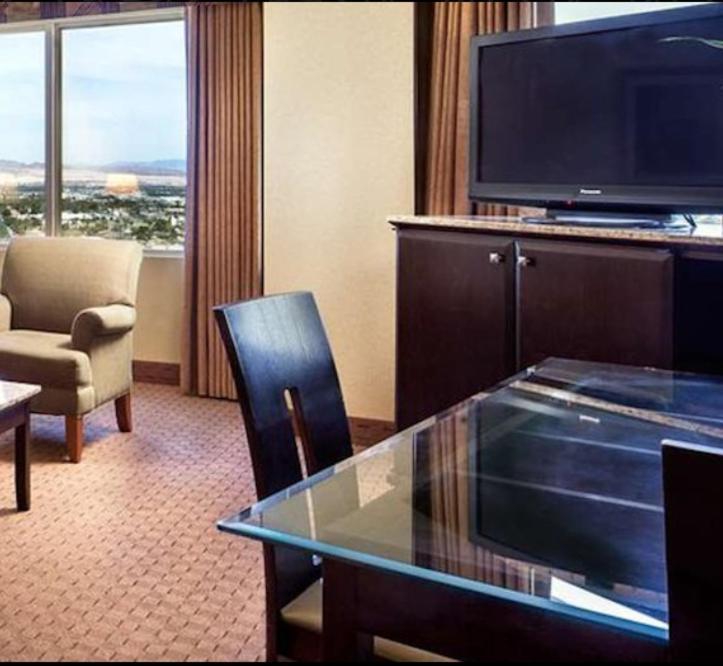 Resort The Strat Hotel, Casino & Tower 3*