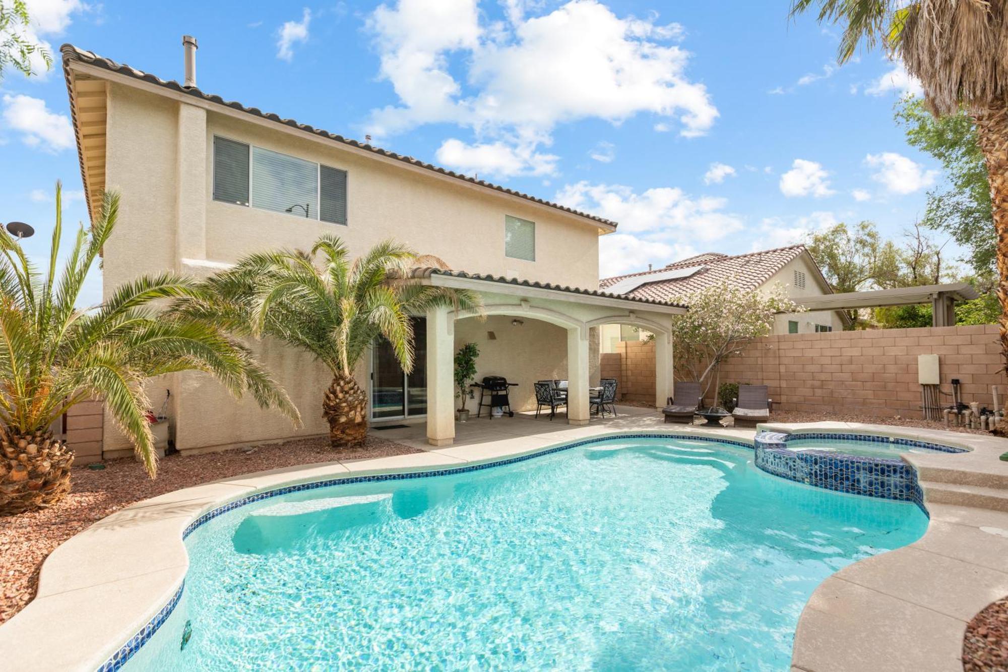 3000sqft House 8beds3bath Pooljacuzzibbqj