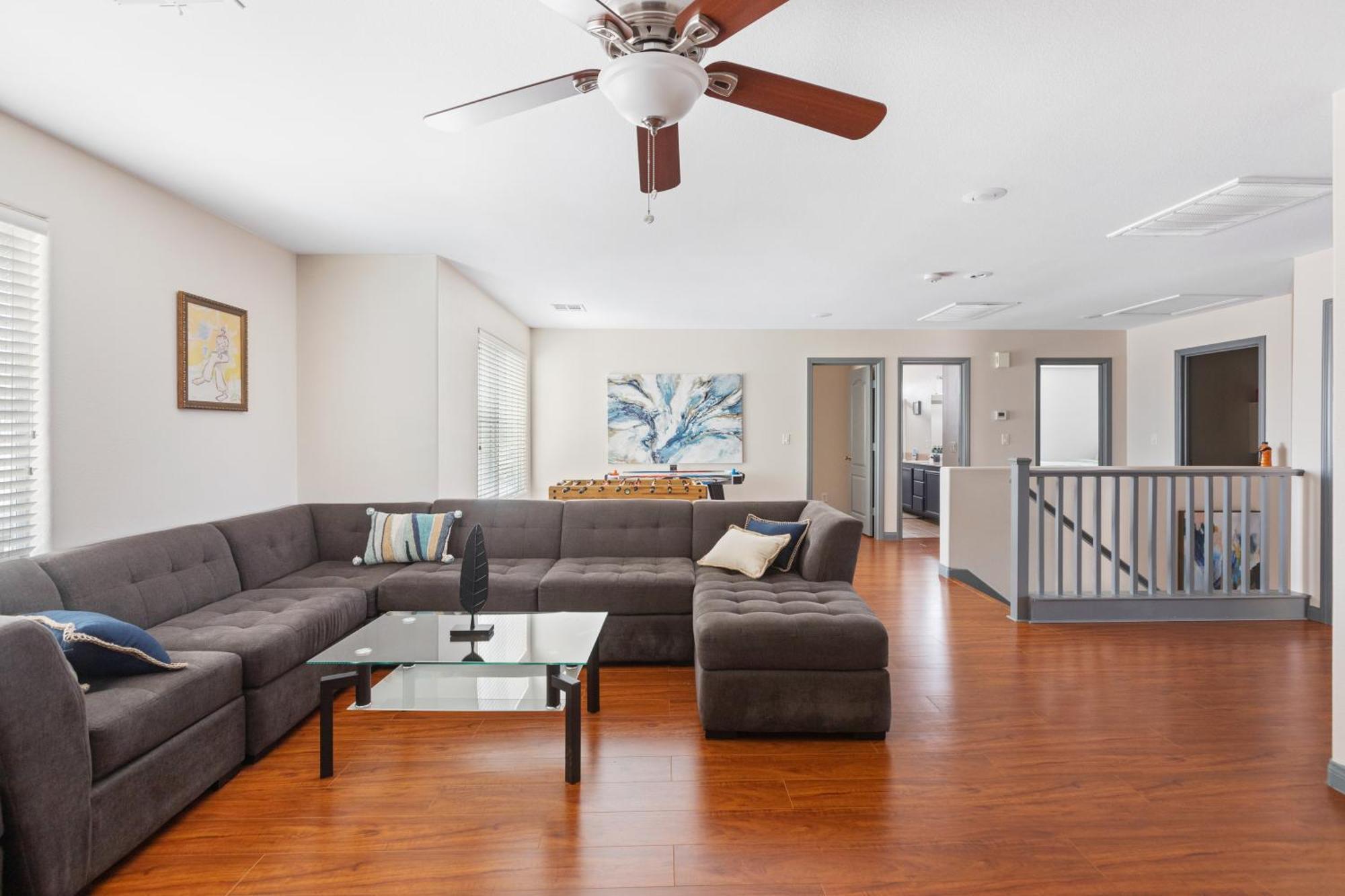Apartment 3000sqft House 8beds3bath Pooljacuzzibbqj Las Vegas