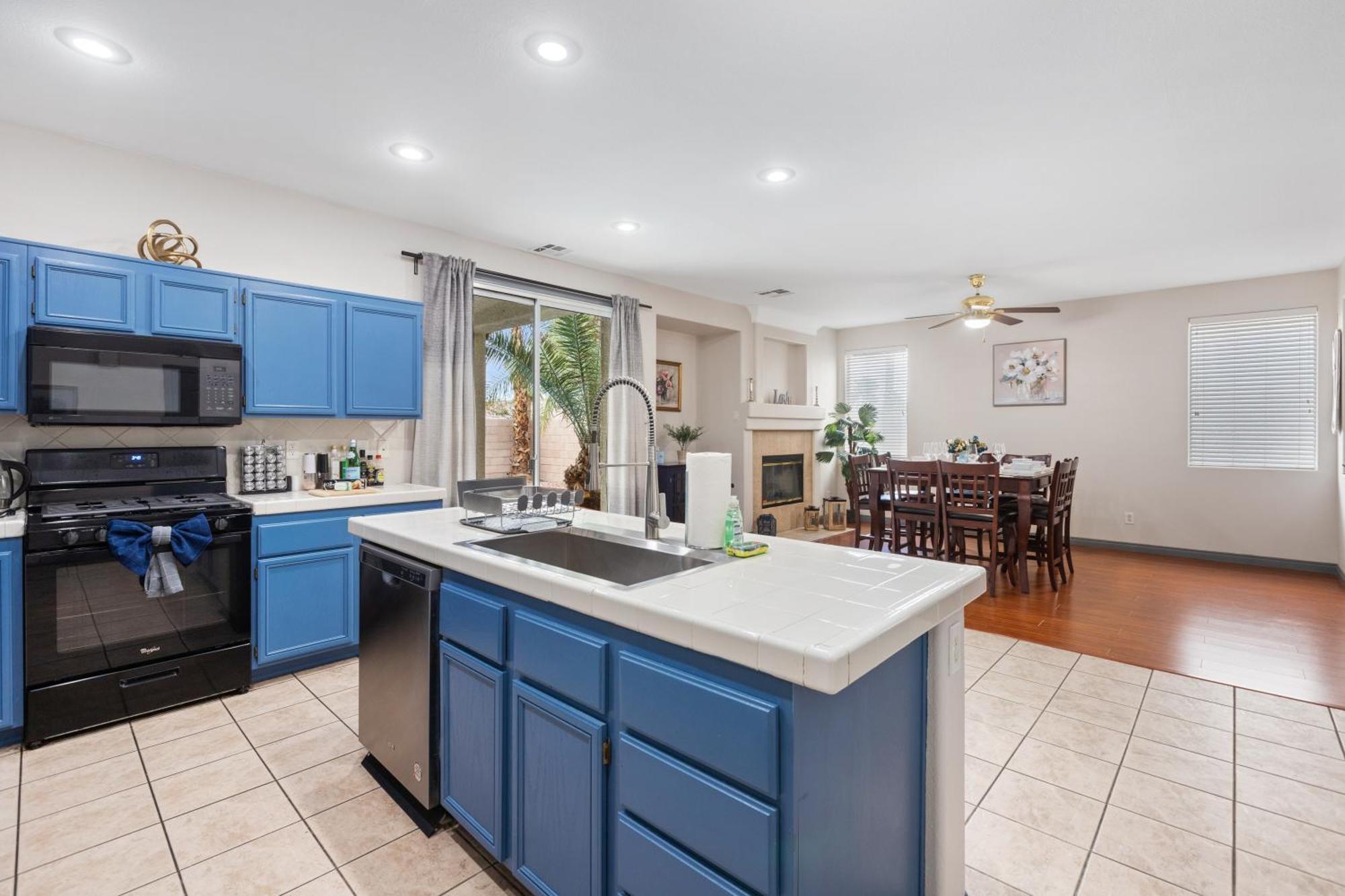 3000sqft House 8beds3bath Pooljacuzzibbqj * Las Vegas