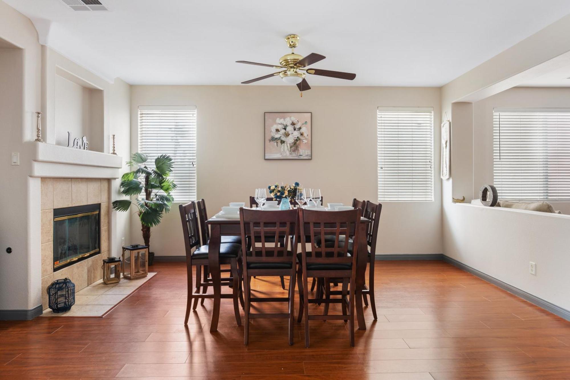 Apartment 3000sqft House 8beds3bath Pooljacuzzibbqj