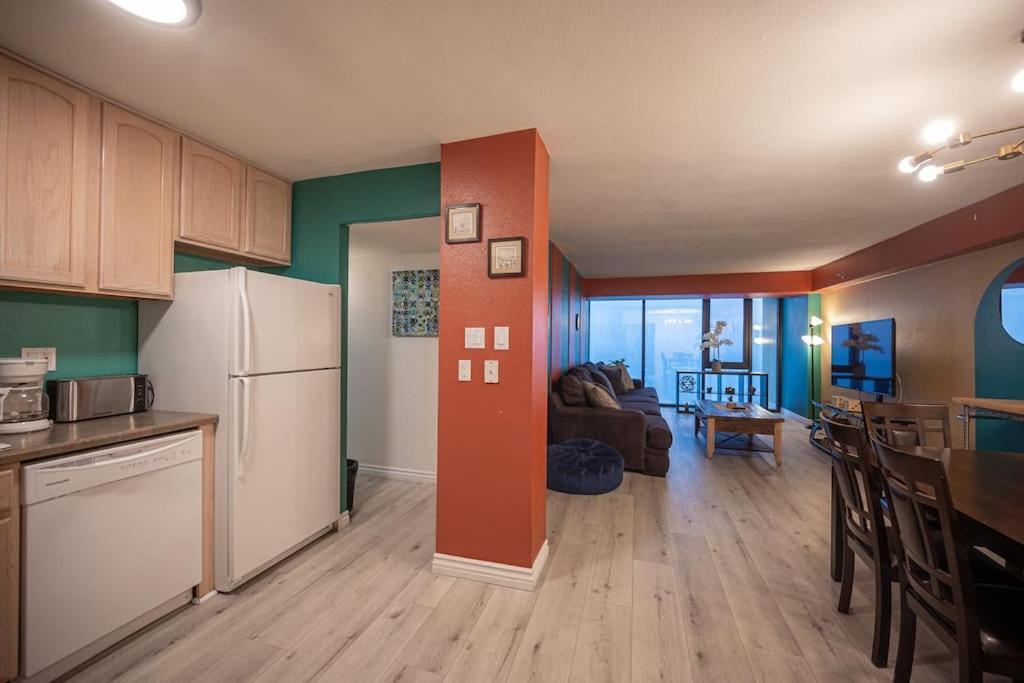Together - Penthouse - 2 Bed & 2 Bath Apartment