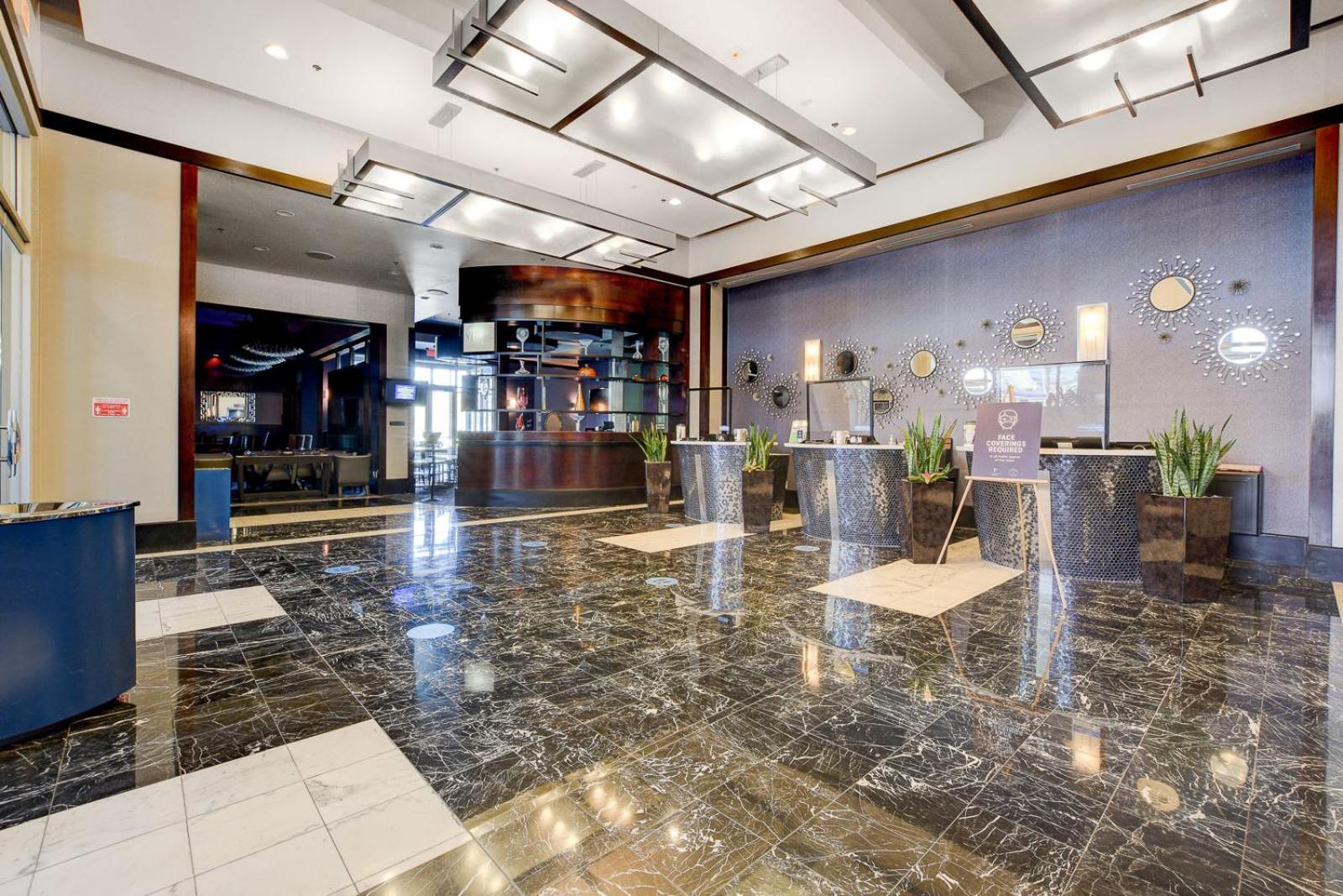 Royal Oasis At Platinum Hotel-strip Views Aparthotel