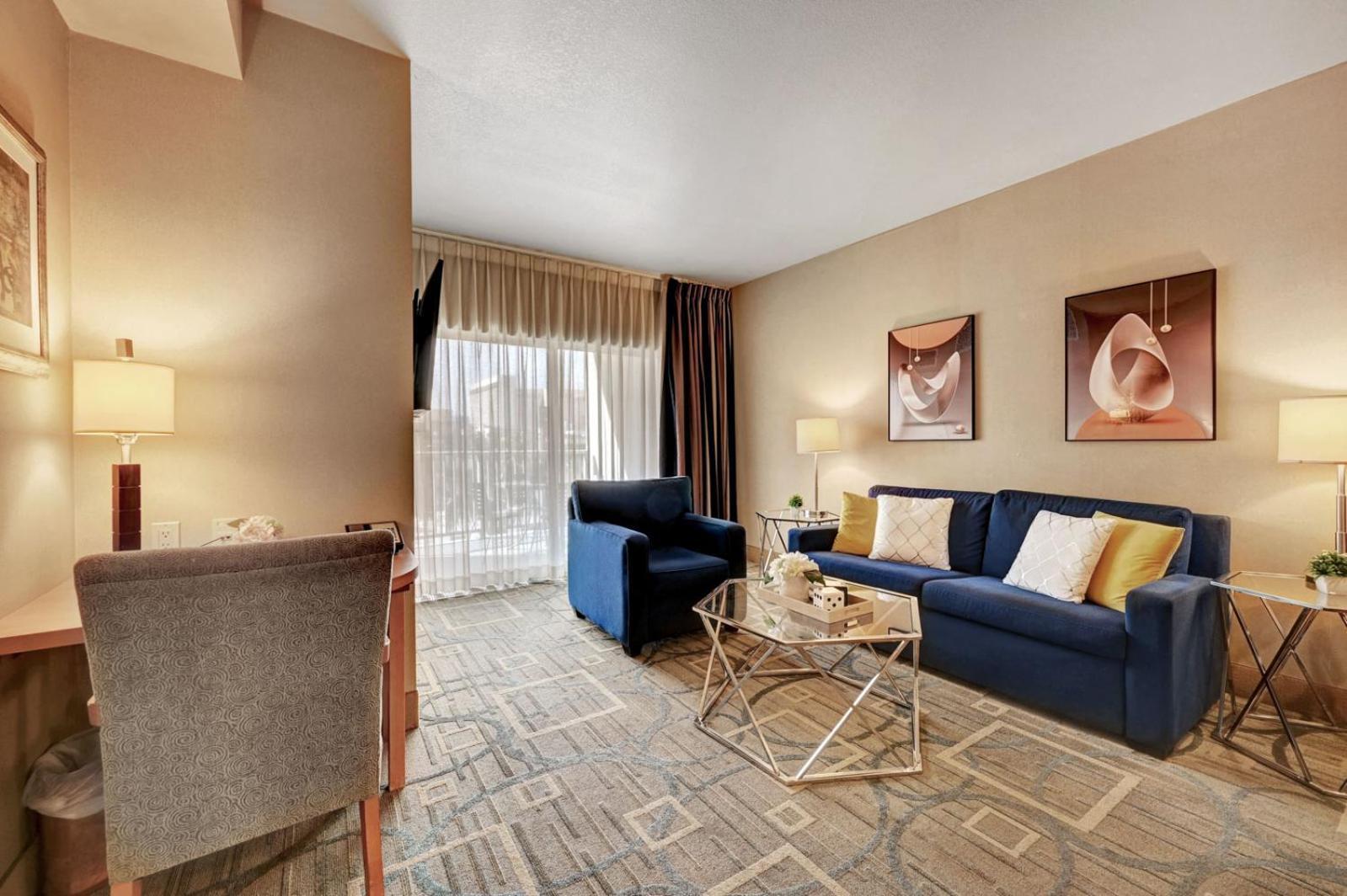 Royal Oasis At Platinum Hotel-strip Views Aparthotel