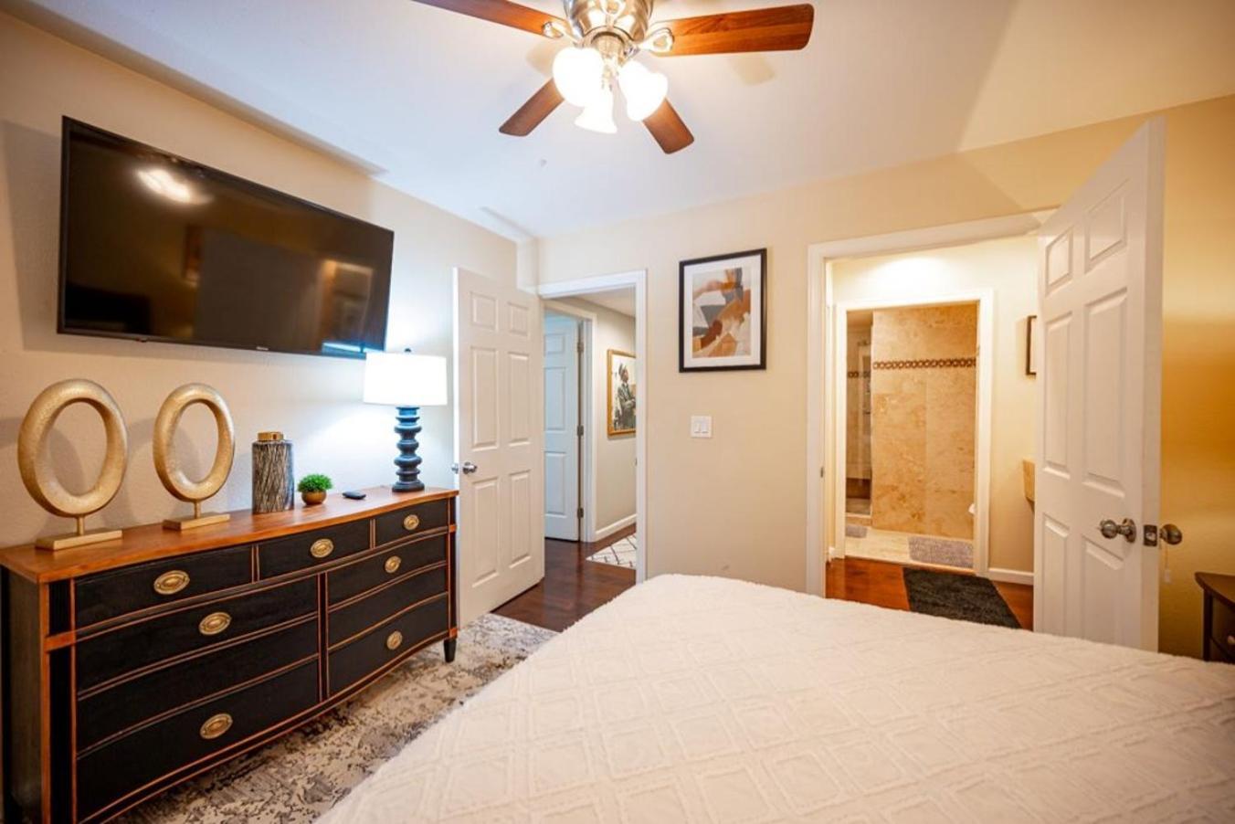 Your Private, Luxurious & Large Oasis-4 Las Vegas