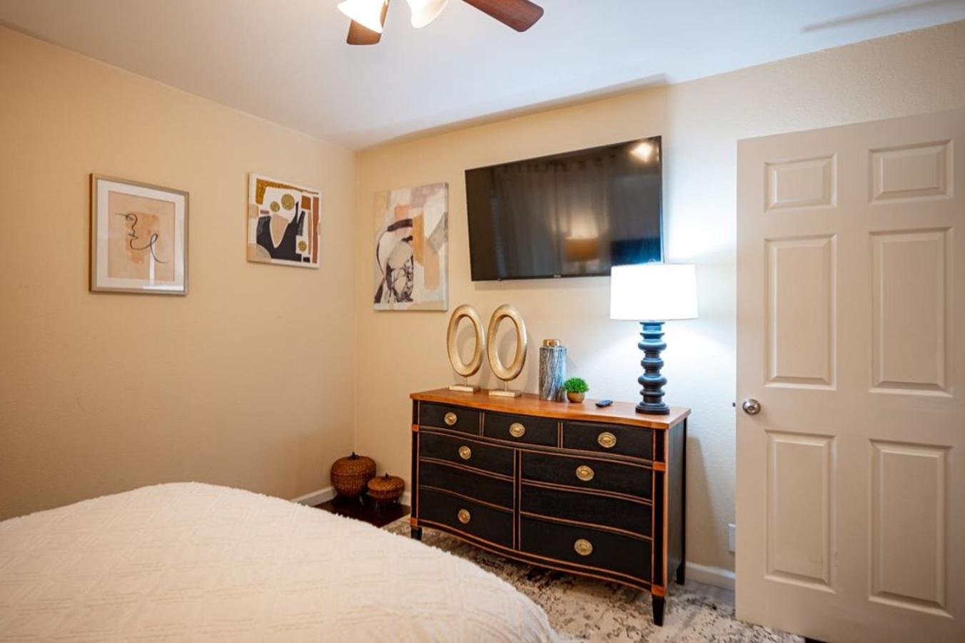 Your Private, Luxurious & Large Oasis-4 Las Vegas