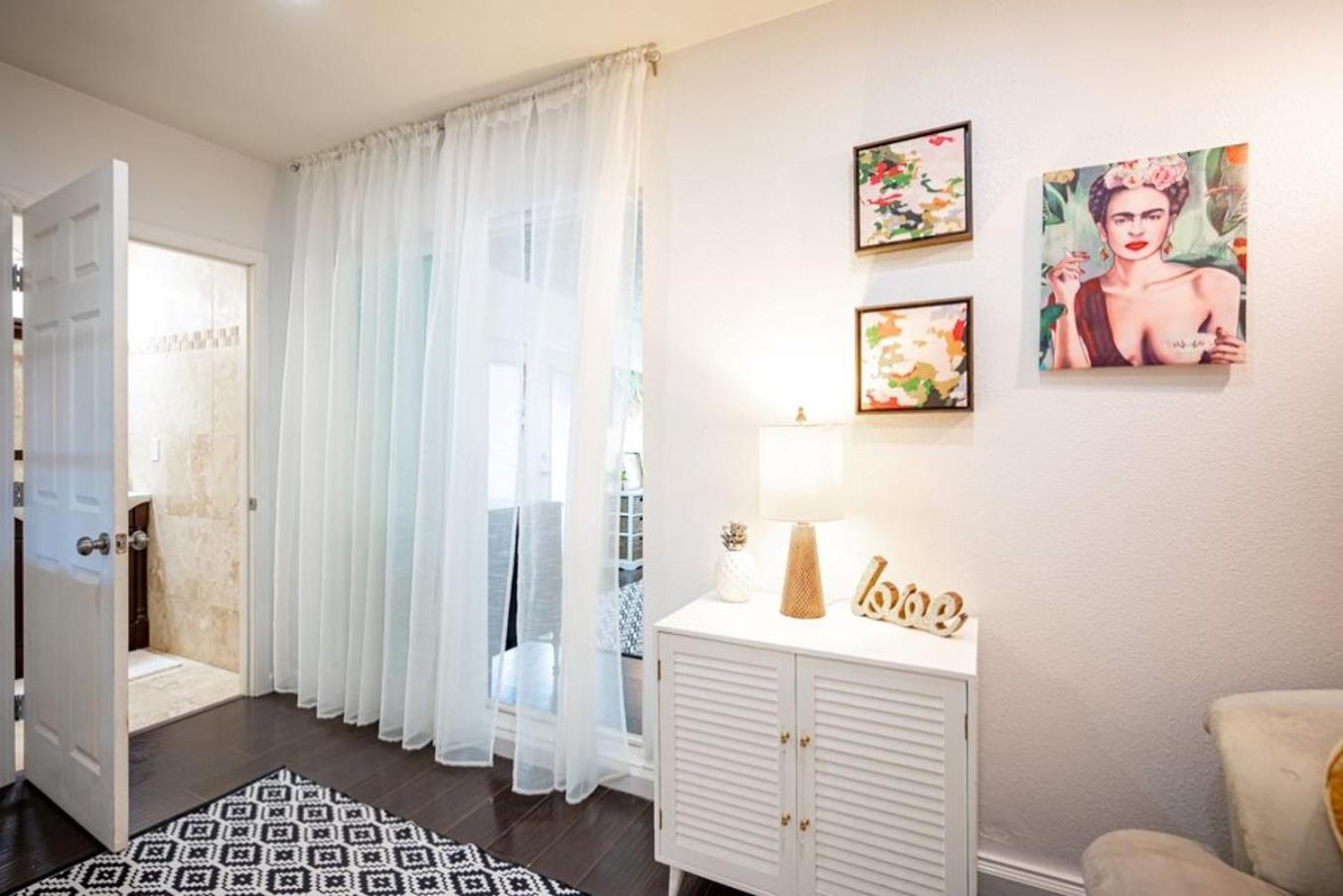 Your Private, Luxurious & Large Oasis-4 Holiday home *