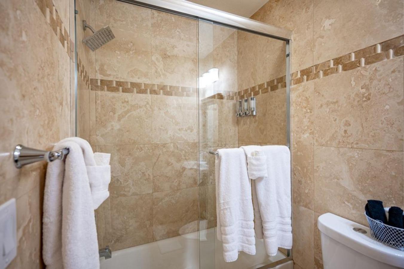 Your Private, Luxurious & Large Oasis-4 Las Vegas