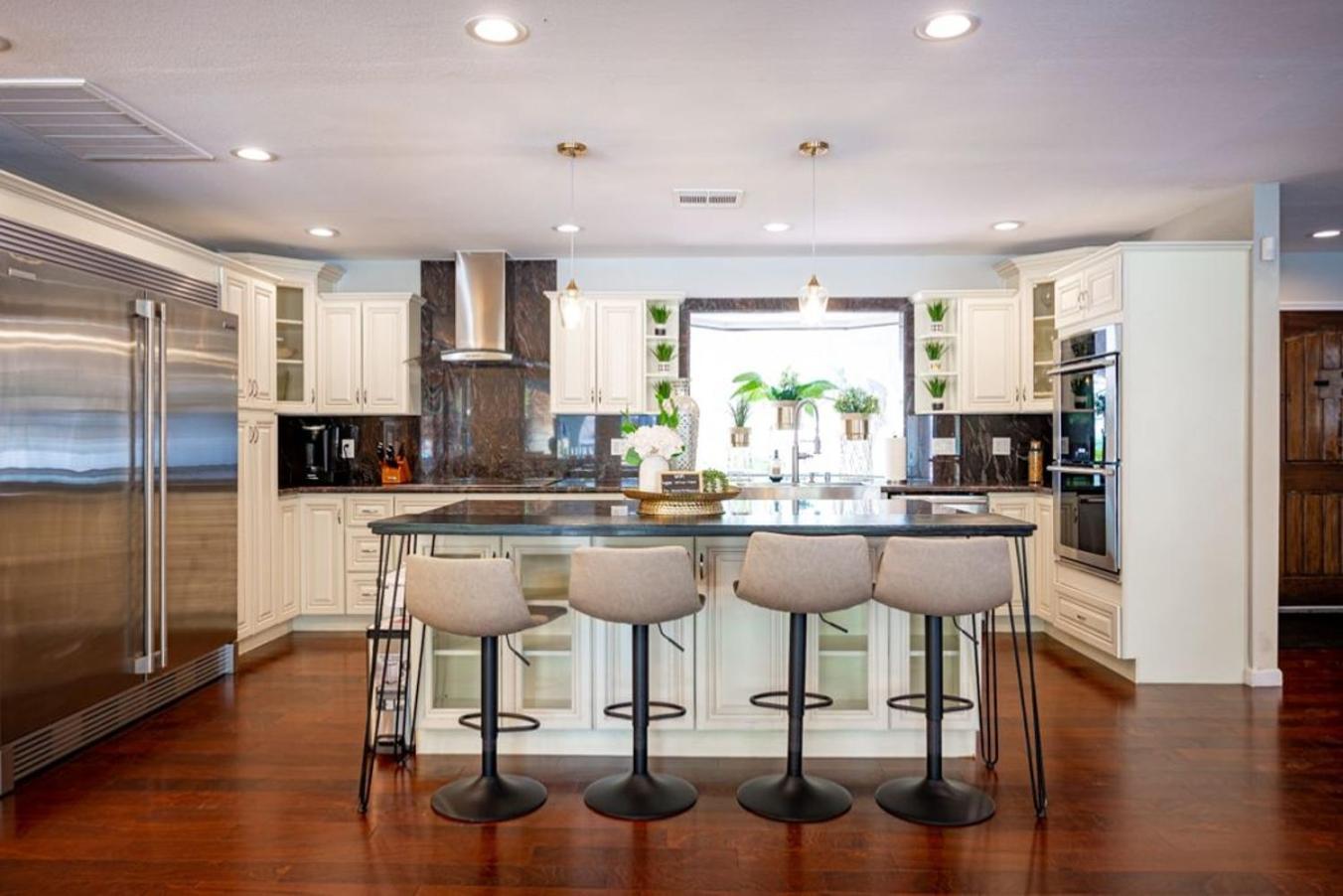 Holiday home Your Private, Luxurious & Large Oasis-4