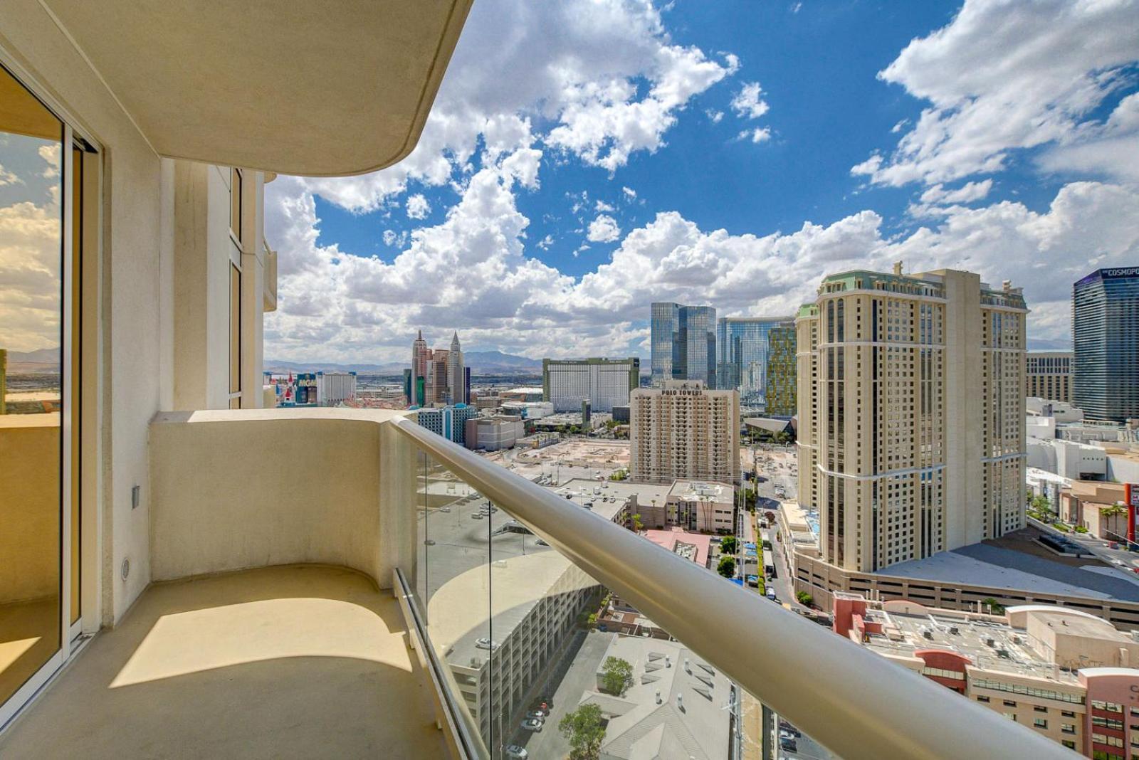 Amethyst Ii Balcony Strip View Mgm Signature Aparthotel Las Vegas