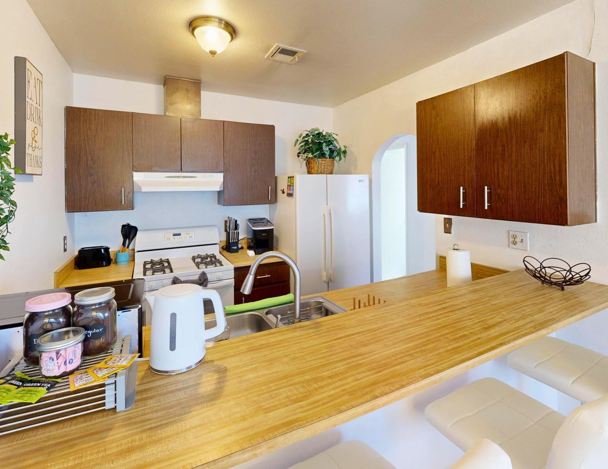 Stylish 2-bedroom Vegas Getaway With Amenities Las Vegas
