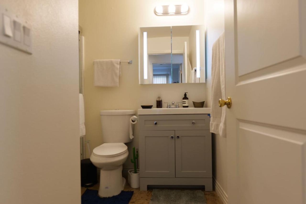 327 7 Bedroom With Fenced Yard Holiday home *
