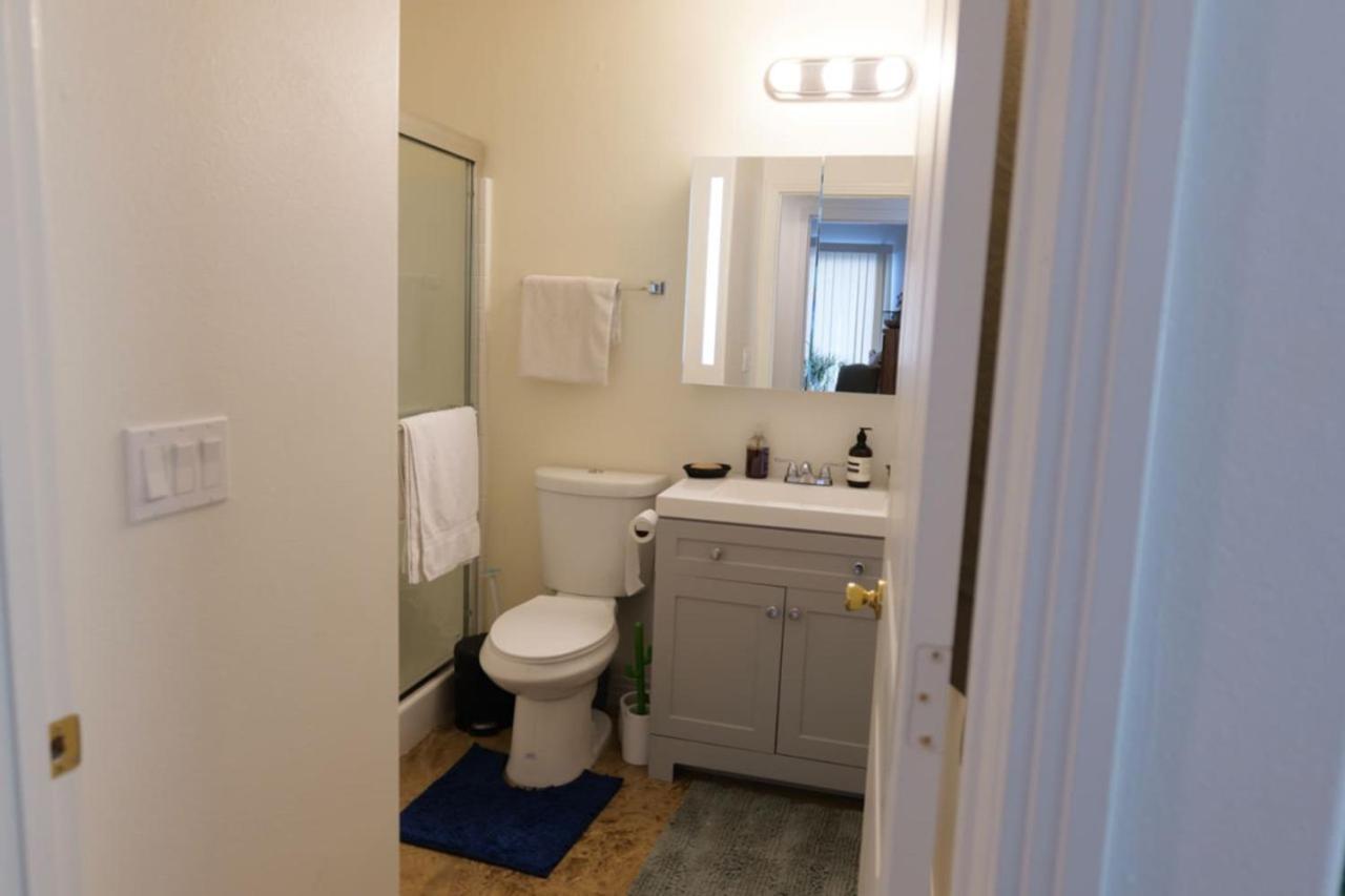 327 7 Bedroom With Fenced Yard Holiday home *