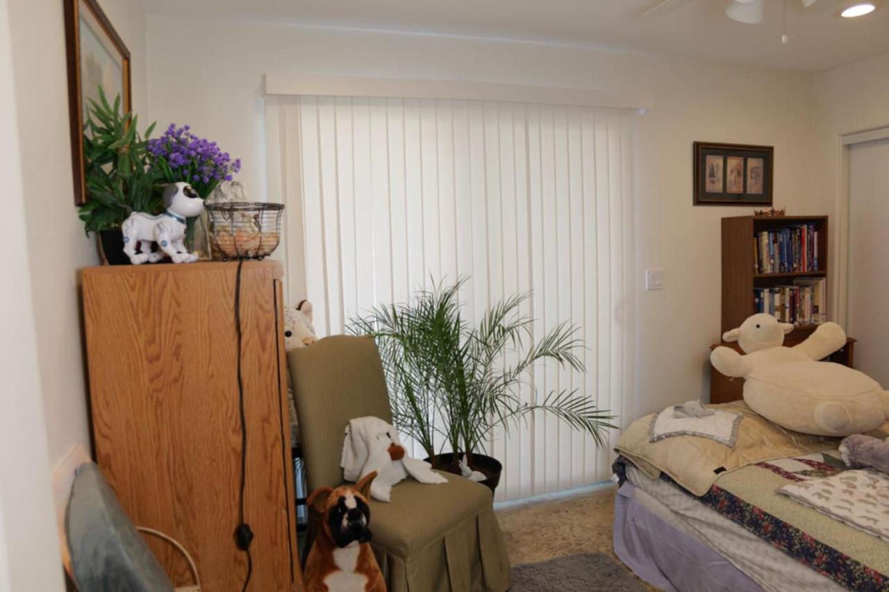 327 7 Bedroom With Fenced Yard Holiday home Las Vegas