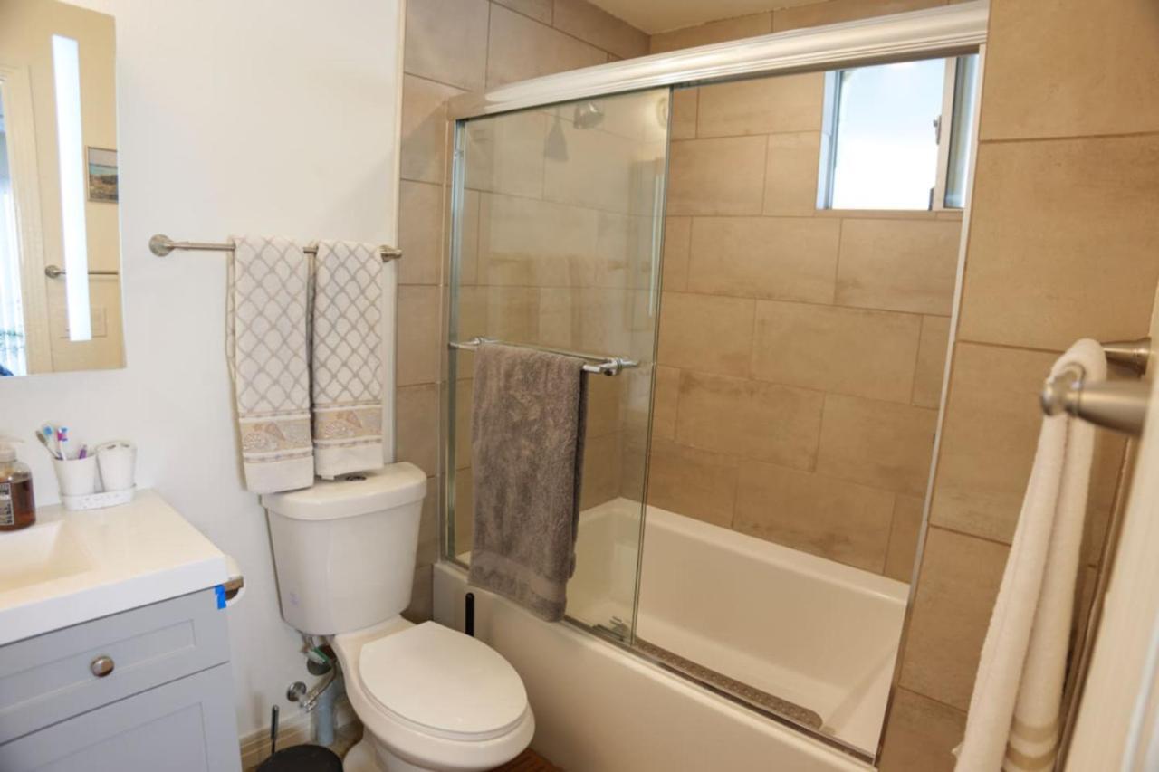327 7 Bedroom With Fenced Yard *