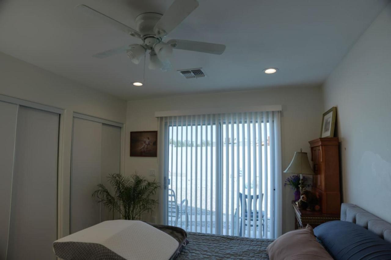 Holiday home 327 7 Bedroom With Fenced Yard *