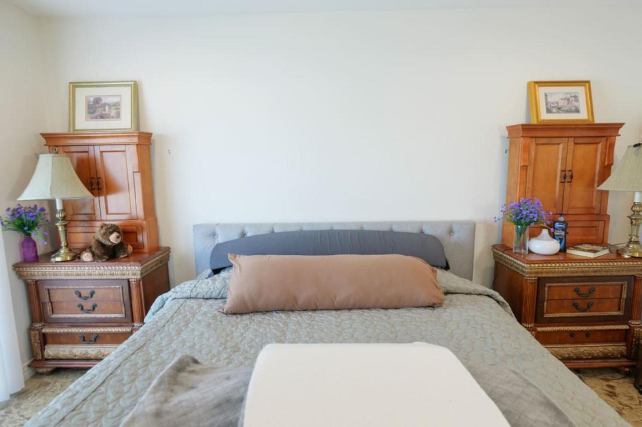327 7 Bedroom With Fenced Yard Holiday home Las Vegas