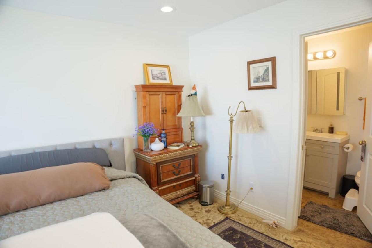 327 7 Bedroom With Fenced Yard Holiday home *