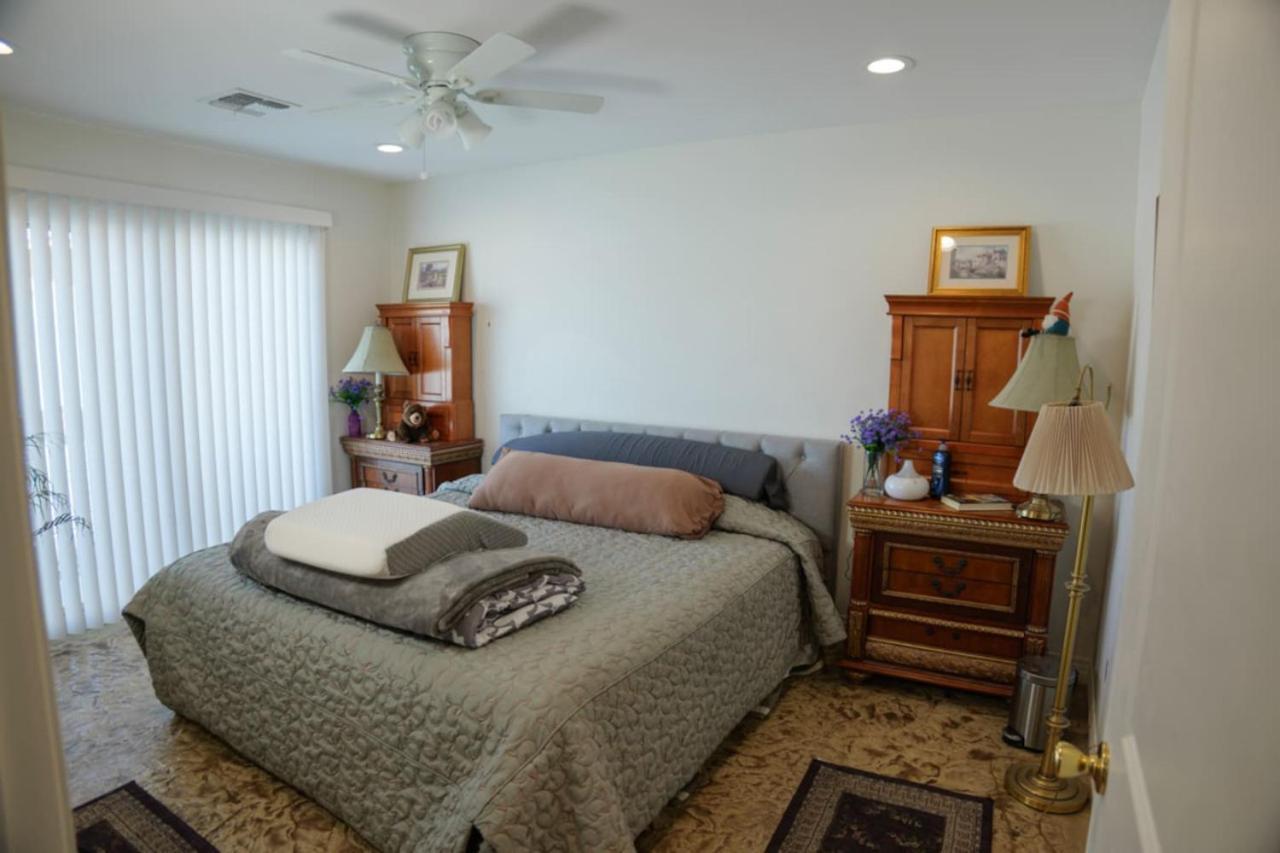 327 7 Bedroom With Fenced Yard Holiday home Las Vegas