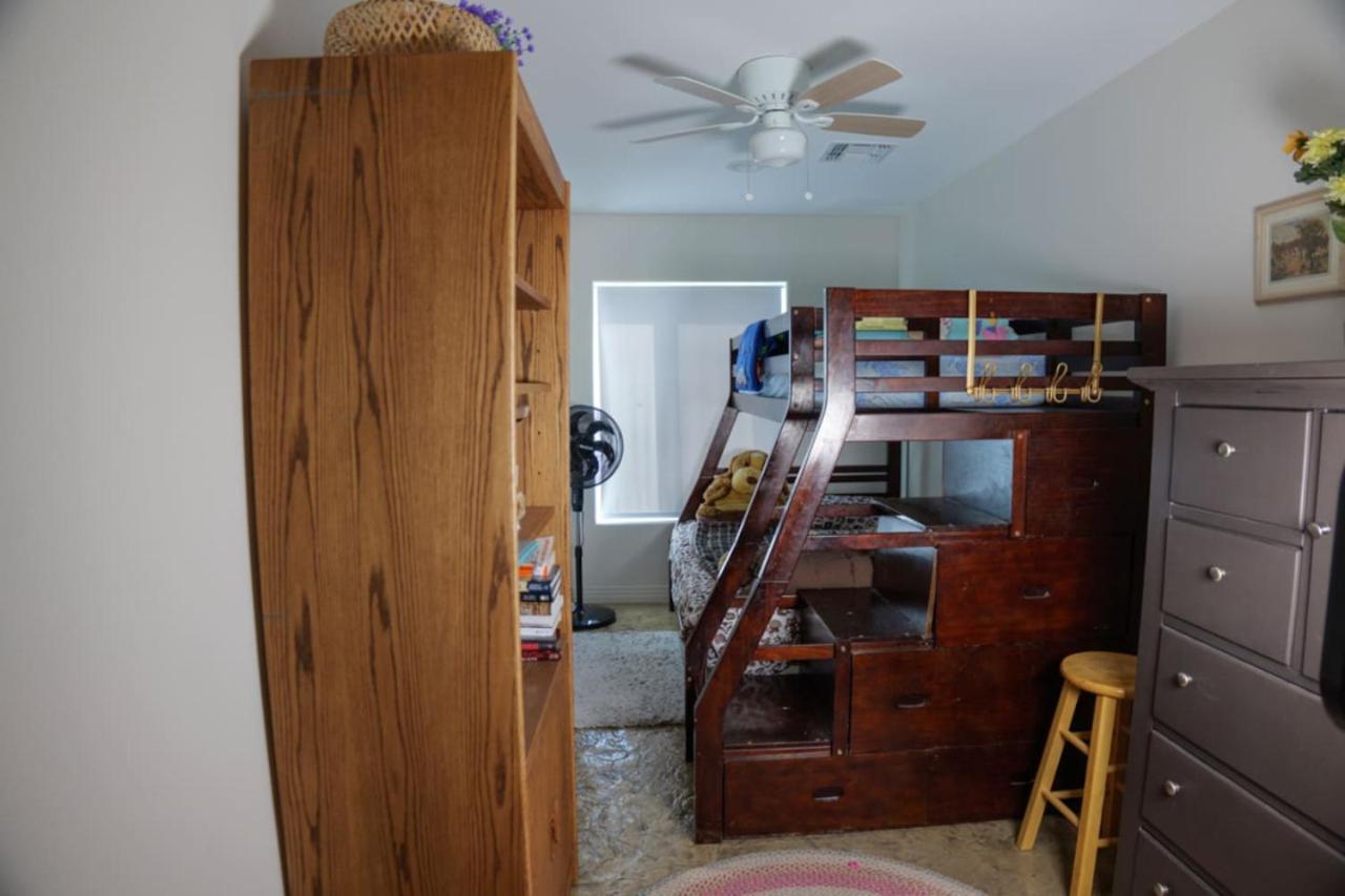 Holiday home 327 7 Bedroom With Fenced Yard Las Vegas