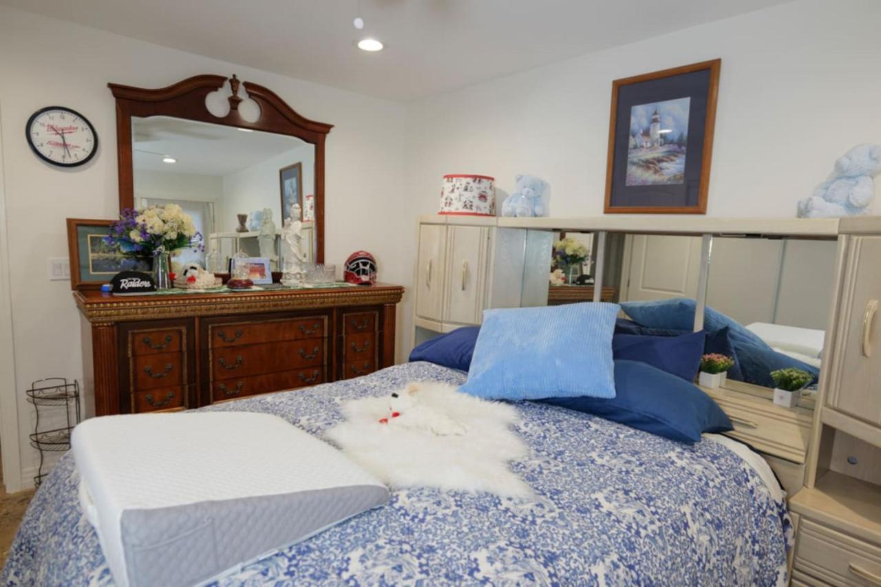 327 7 Bedroom With Fenced Yard Las Vegas
