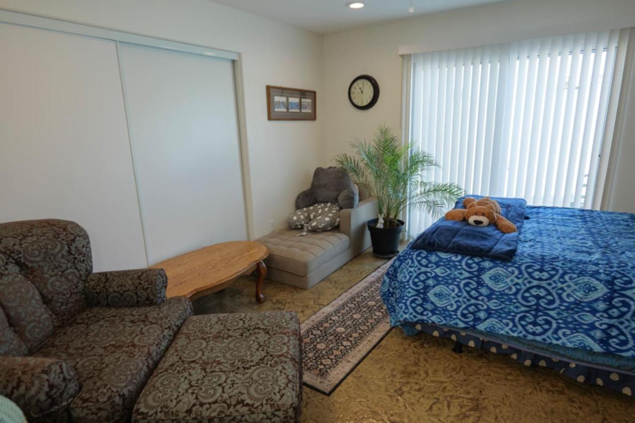327 7 Bedroom With Fenced Yard Holiday home