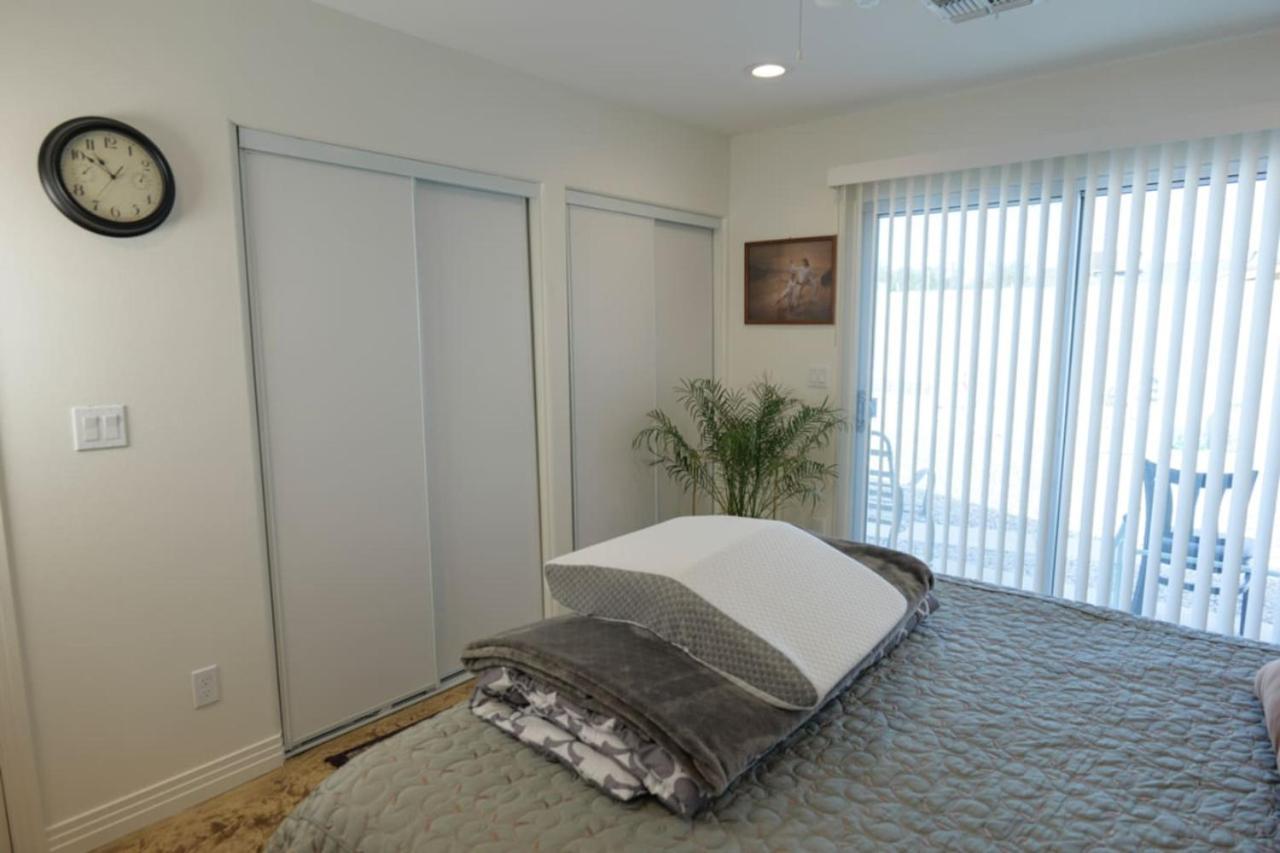327 7 Bedroom With Fenced Yard Holiday home *