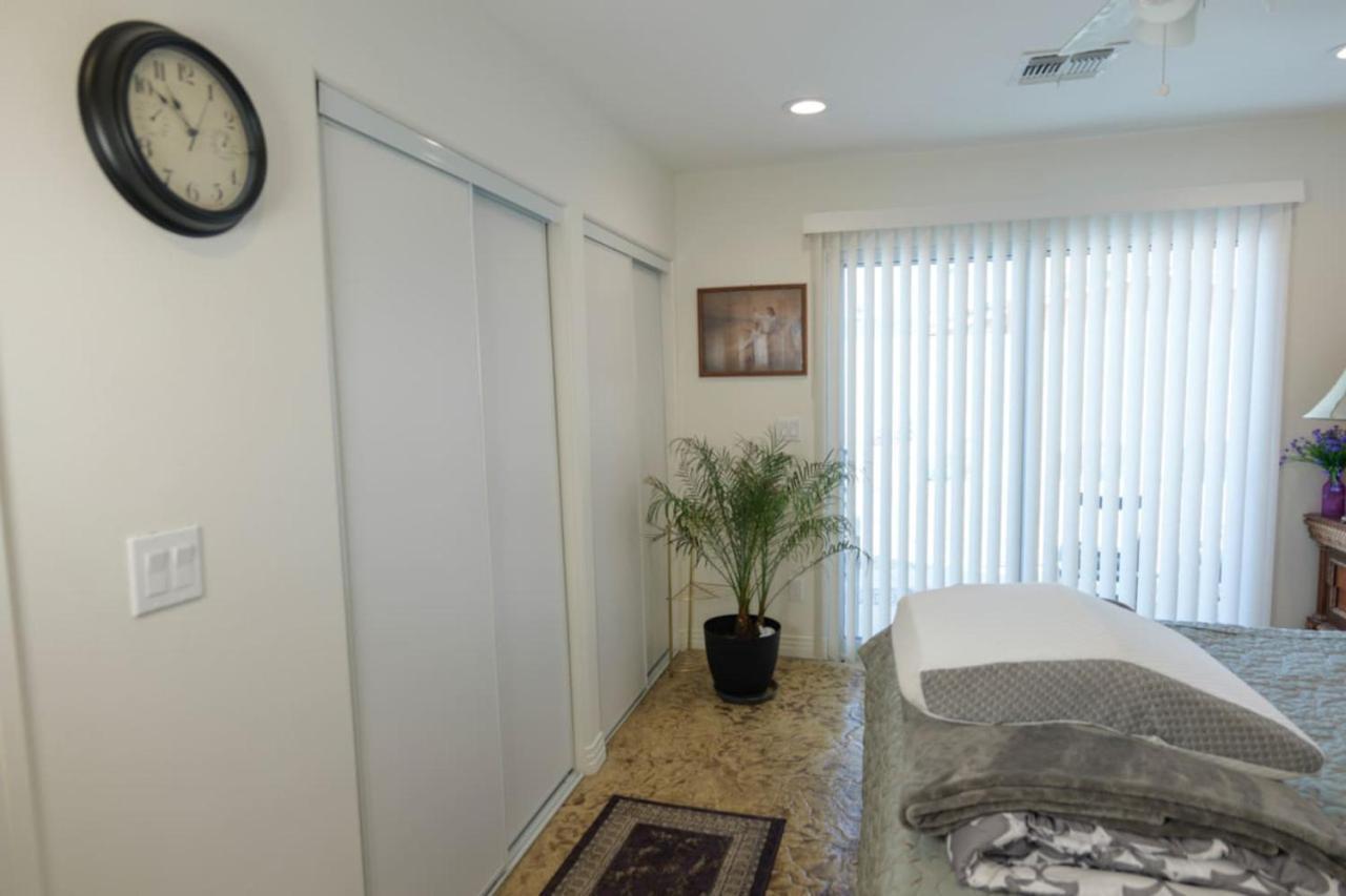 327 7 Bedroom With Fenced Yard Las Vegas