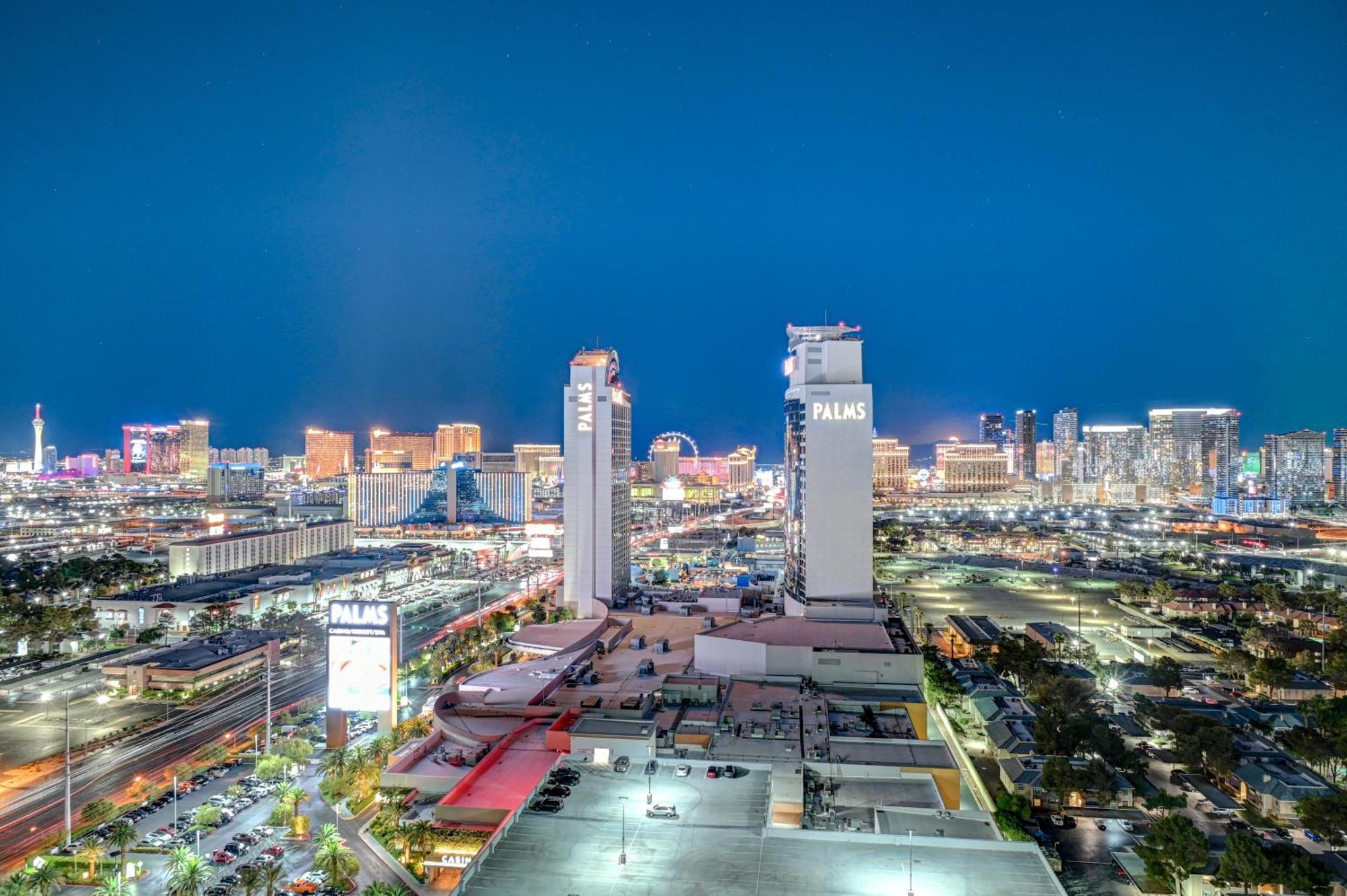 Apartment Hi-rise Private Balcony & Strip Views Las Vegas
