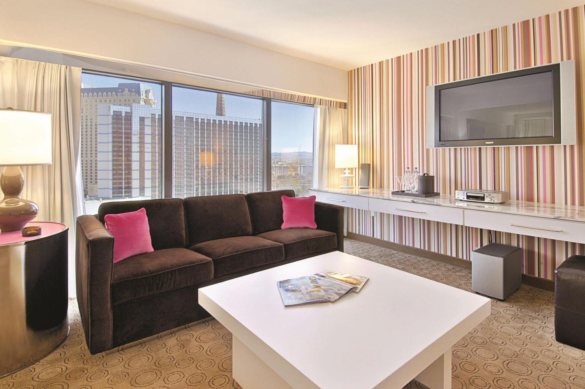Flamingo Vegas & Casino Resort 3*
