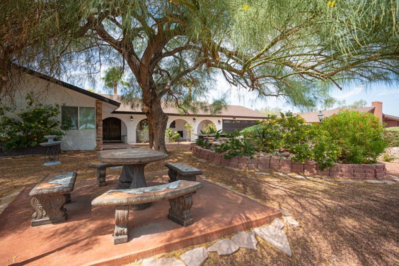 Your Private, Luxurious & Large Oasis-4