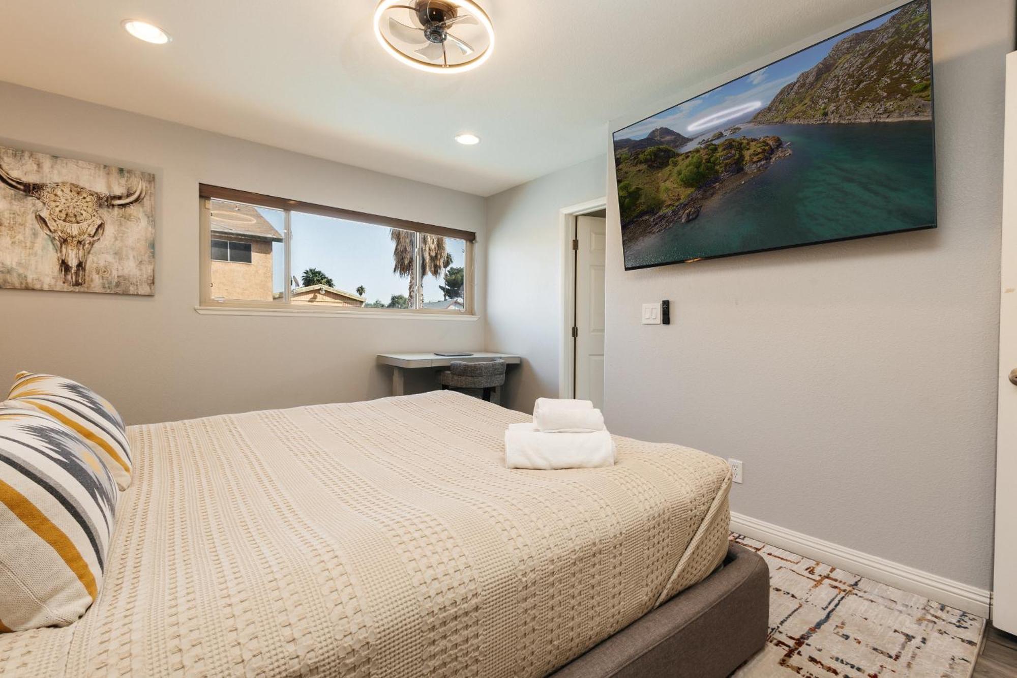 Fabulous Oasis In Near By Strip Las Vegas