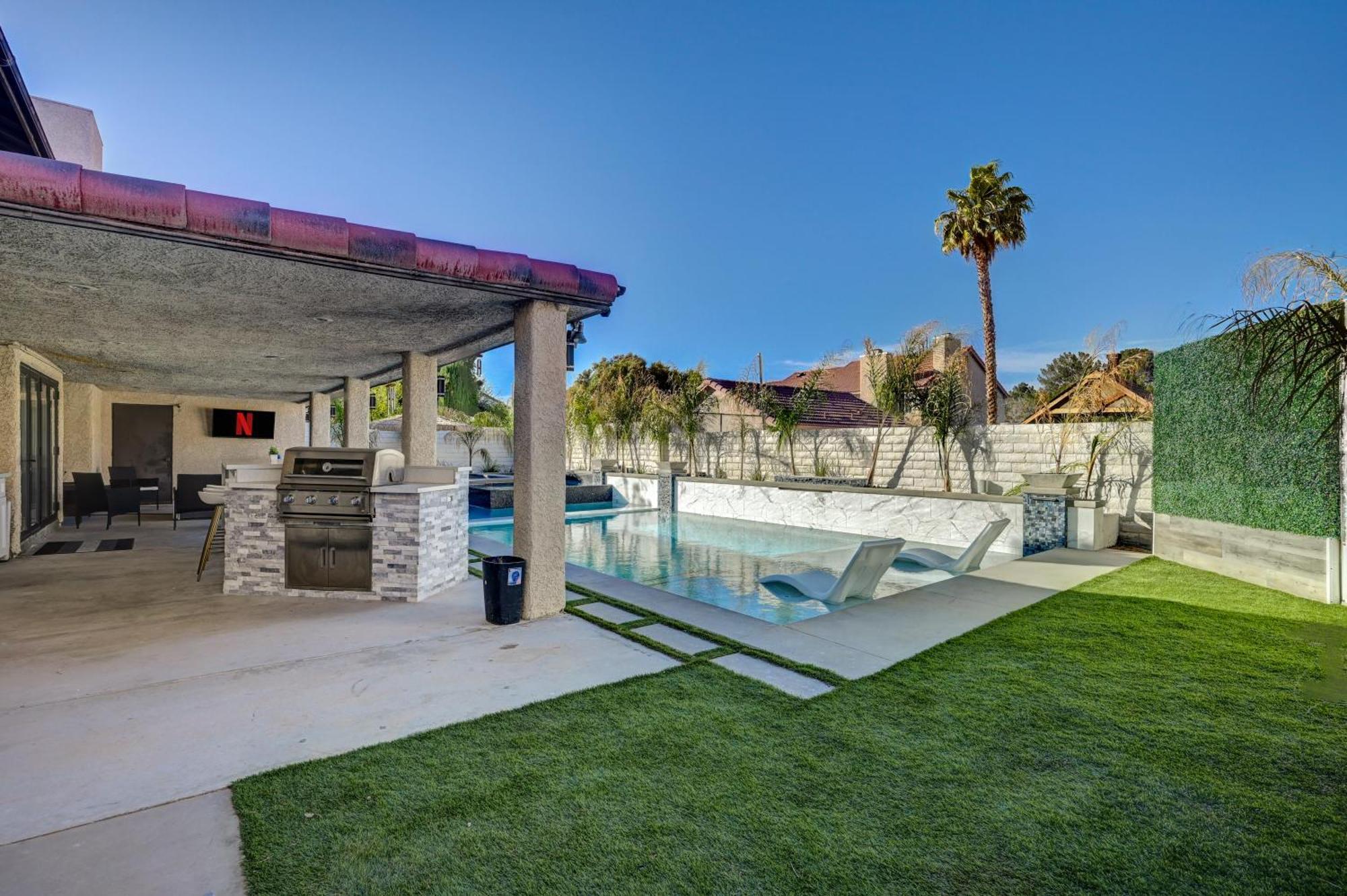 Villa Plush Vegas Retreat 5 Min From Strip *