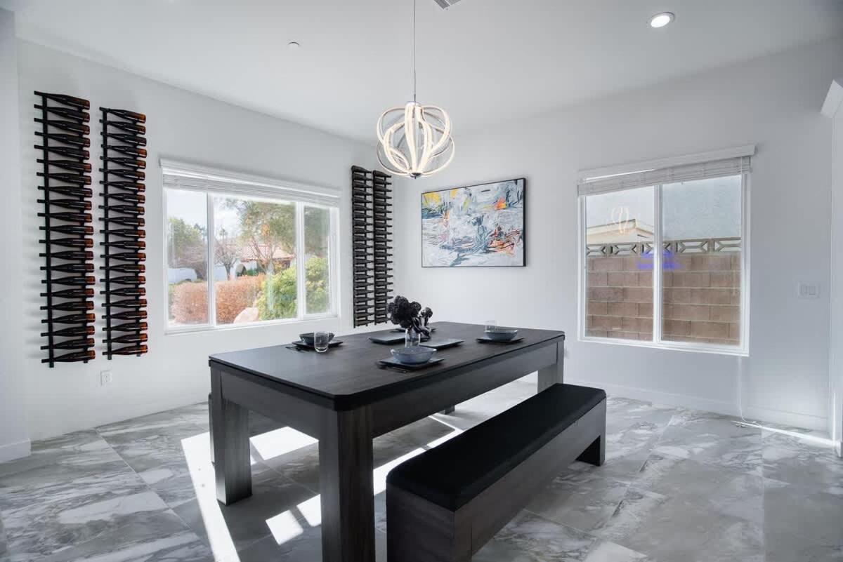 Vegas Oasis Close 2 Strip! Private Hot Tub & Heated Pool * Las Vegas