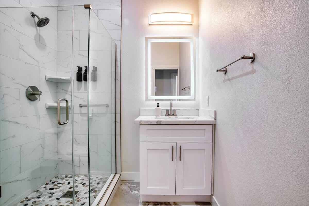 Holiday home Vegas Oasis Close 2 Strip! Private Hot Tub & Heated Pool