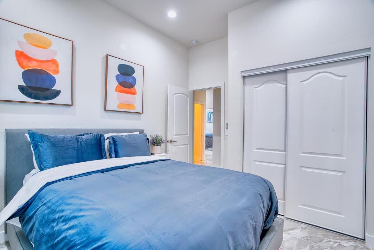 Holiday home Vegas Oasis Close 2 Strip! Private Hot Tub & Heated Pool