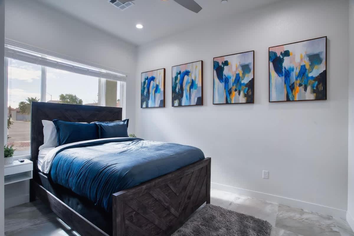 Holiday home Vegas Oasis Close 2 Strip! Private Hot Tub & Heated Pool *