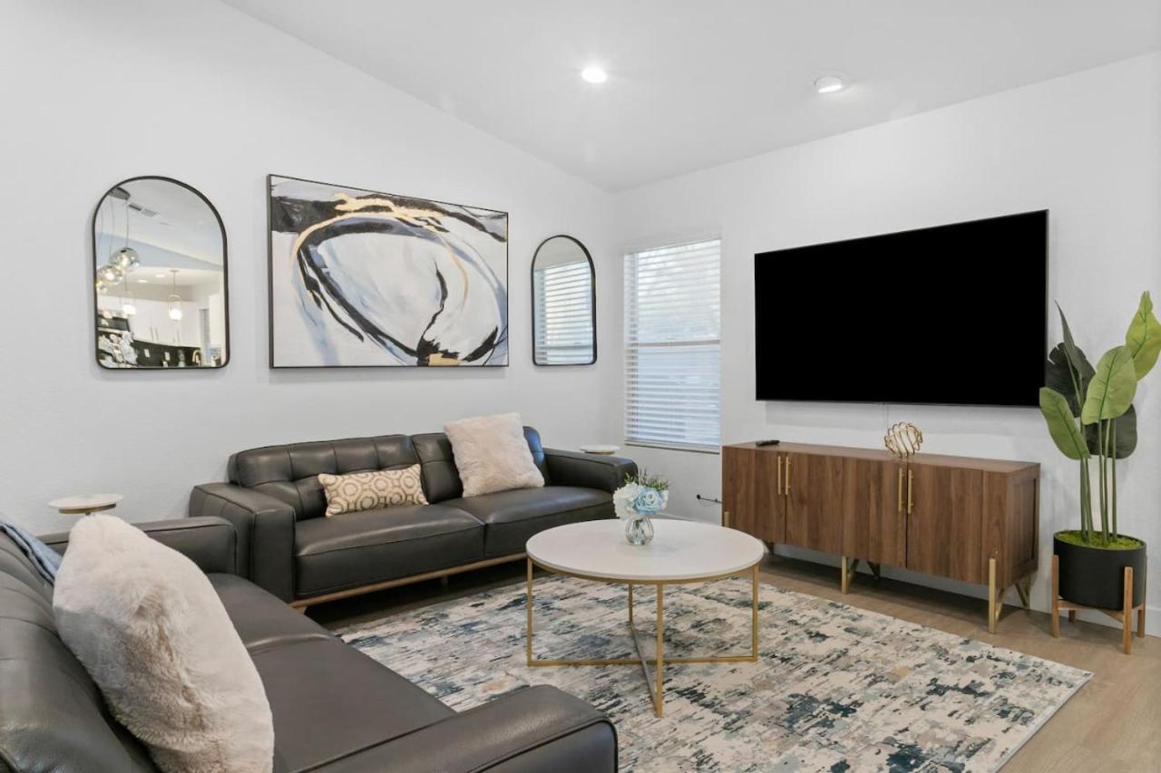 Holiday home Stylish 4br With New Pool By Craig Park