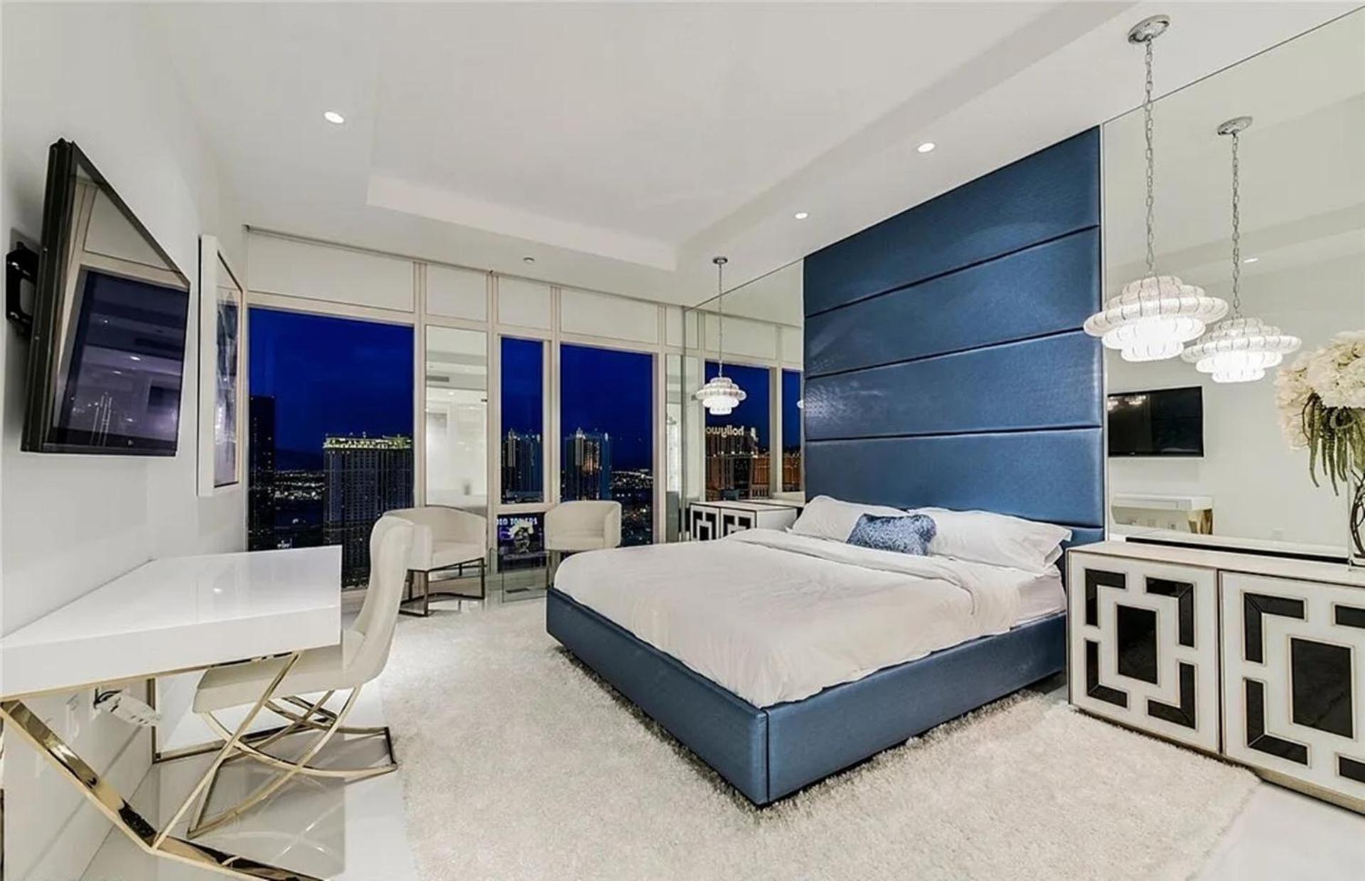 Apartment Exquisite High-rise With Panoramic View
