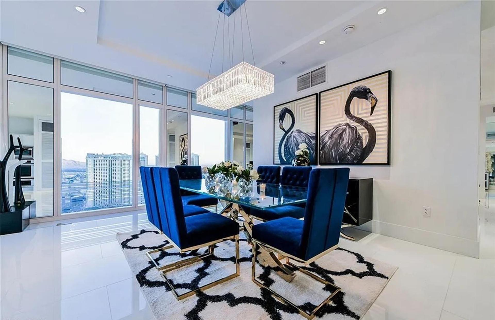 Exquisite High-rise With Panoramic View Apartment Las Vegas