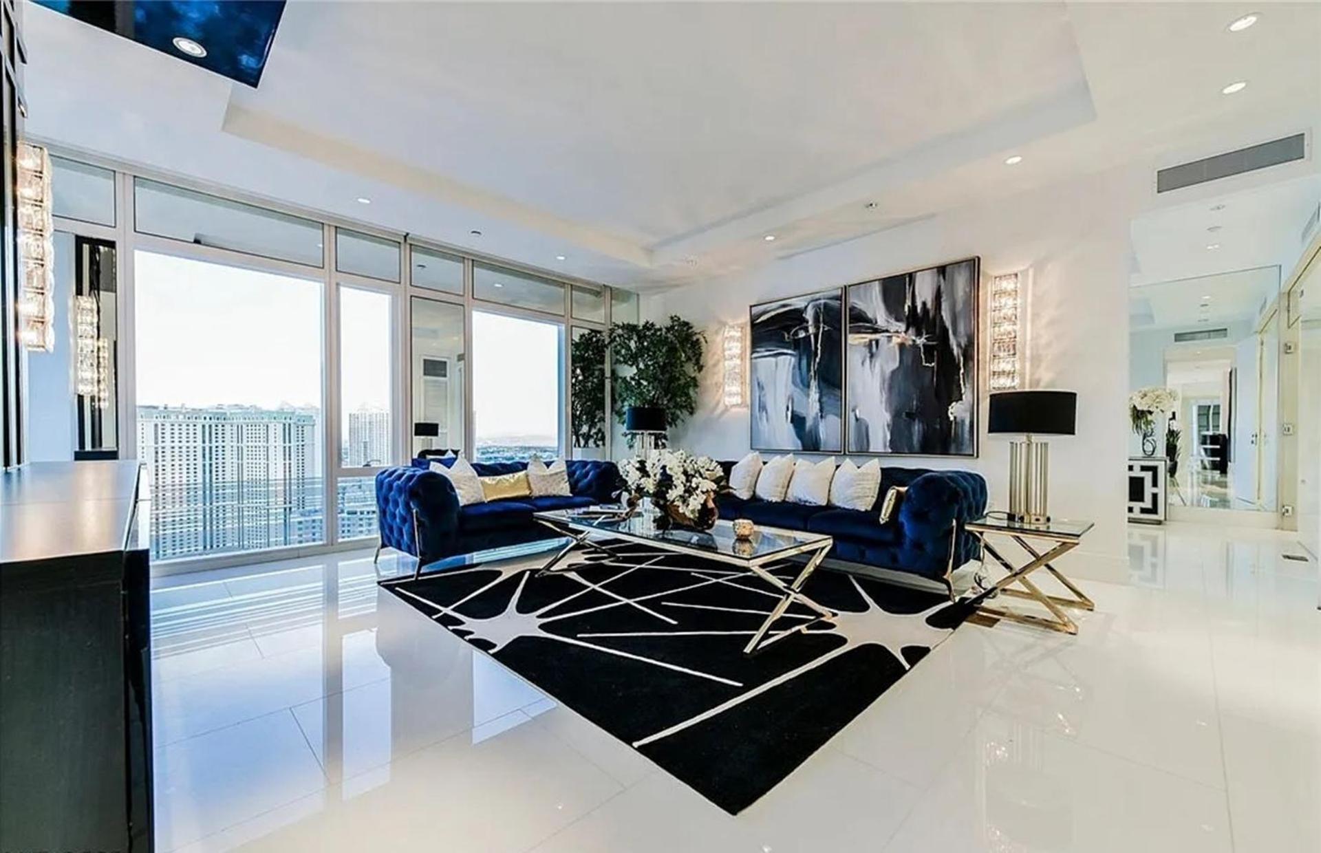Apartment Exquisite High-rise With Panoramic View