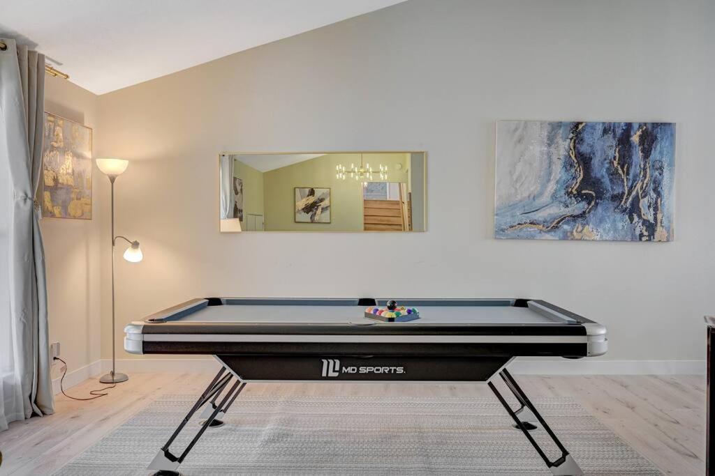 New Poolside Paradise In Vegas With Bbq And Games Holiday home *