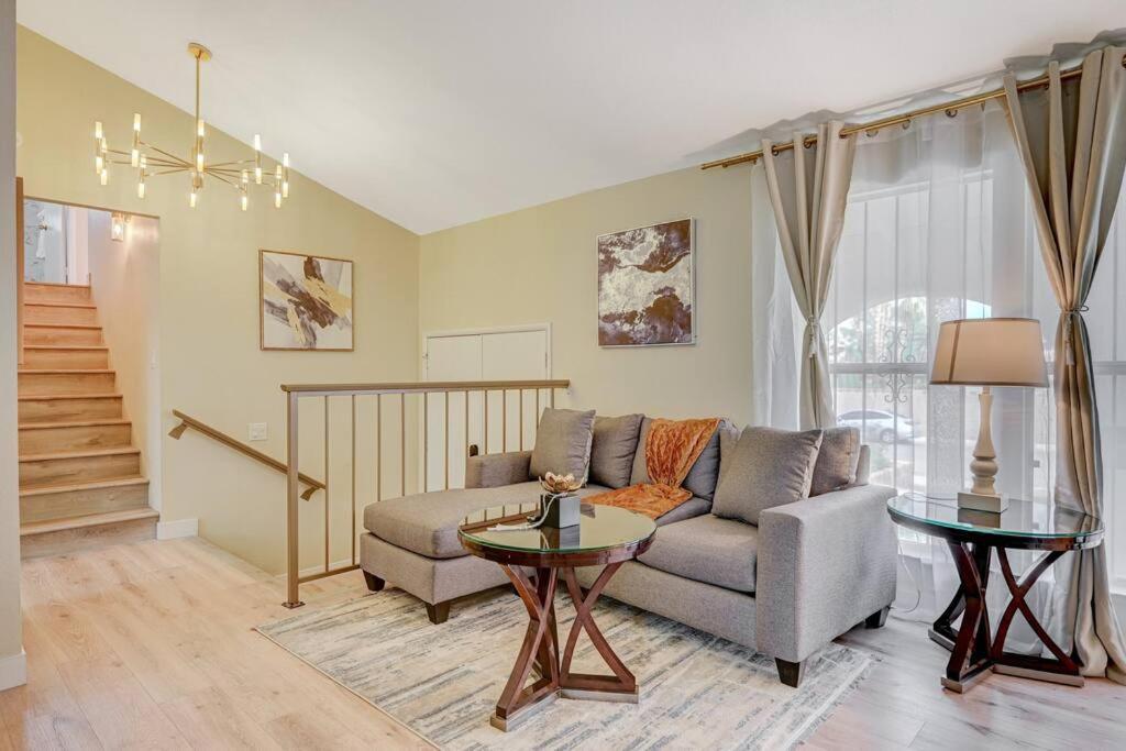 Holiday home New Poolside Paradise In Vegas With Bbq And Games Las Vegas