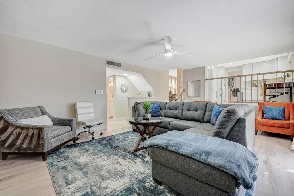 New Poolside Paradise In Vegas With Bbq And Games Holiday home *