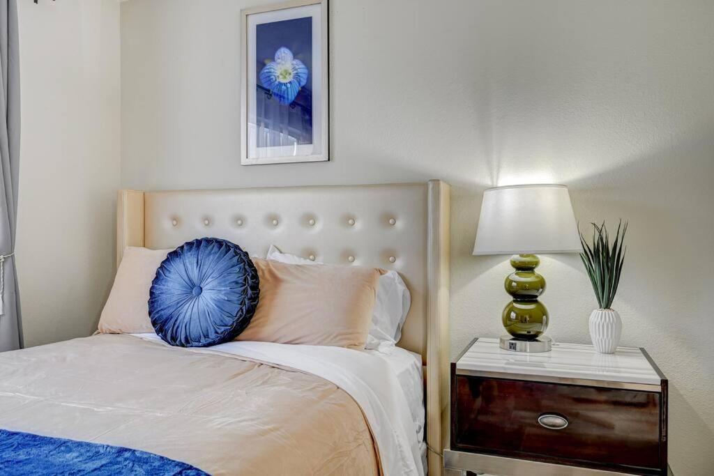 New Poolside Paradise In Vegas With Bbq And Games Las Vegas