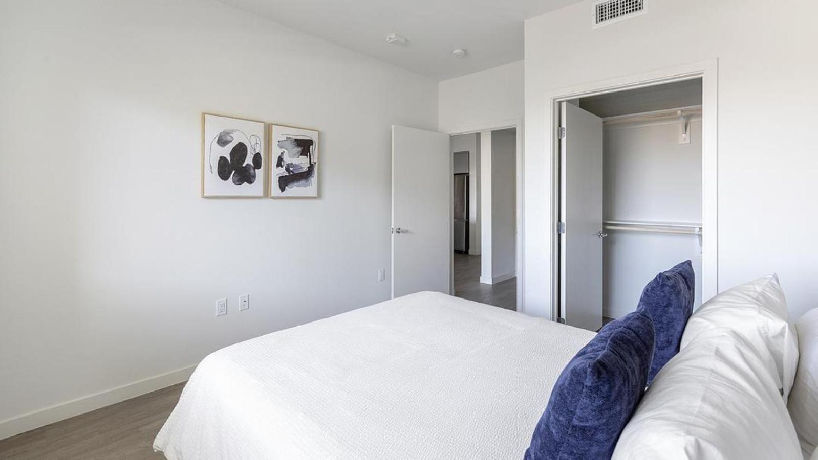 Landing At The Ellison - 2 Bedrooms In Rhodes Ranch