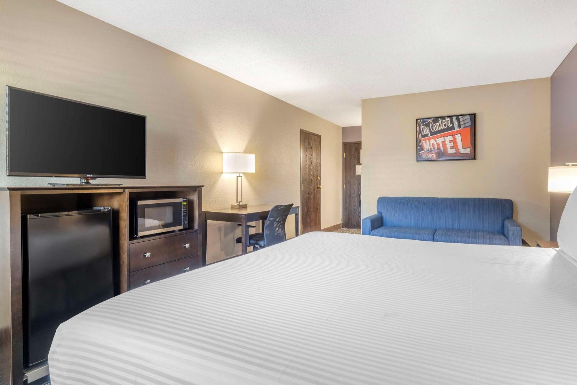 Western Mccarran 3*