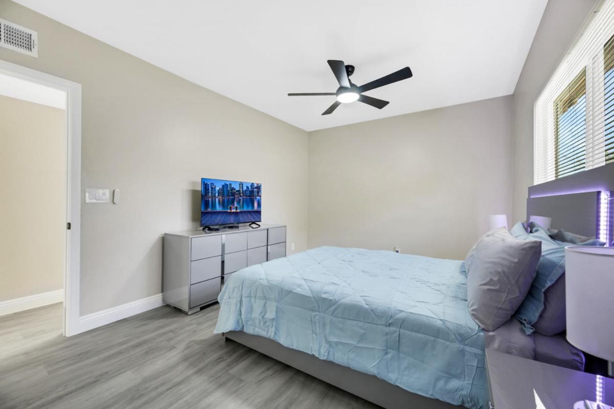 Gorgeous 2 Bedroom, 2 Bath With 2-car Garage *