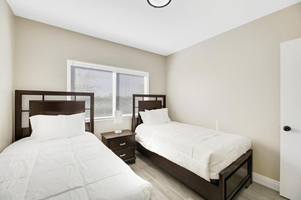 Gorgeous 2 Bedroom, 2 Bath With 2-car Garage