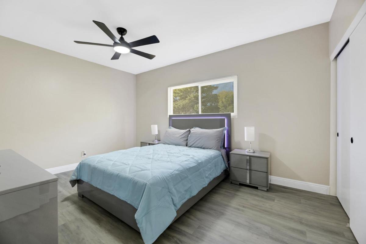 Gorgeous 2 Bedroom, 2 Bath With 2-car Garage Apartment *